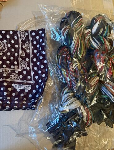 Костюмы с юбкой: Шапки стильные шерсть трикотаж Турция 200-300 сом отл сост витрина — 12