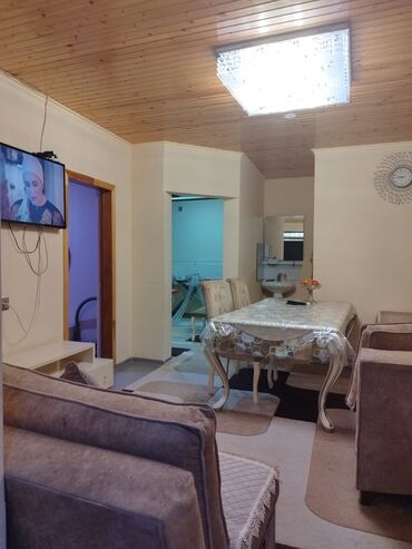 Uzunmüddətli kirayə mənzillər: Tam mebellı mənzil interyeri - Zal: Yumşaq künc divan dəsti, əlavə — 6