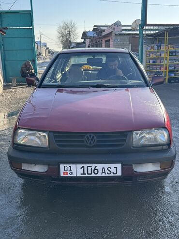 Volkswagen: Volkswagen Vento: 1993 г., 1.8 л, Механика, Бензин, Седан