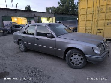 2 2 мерс: Mercedes-Benz 230: 1988 г., 2 л, Механика, Седан
