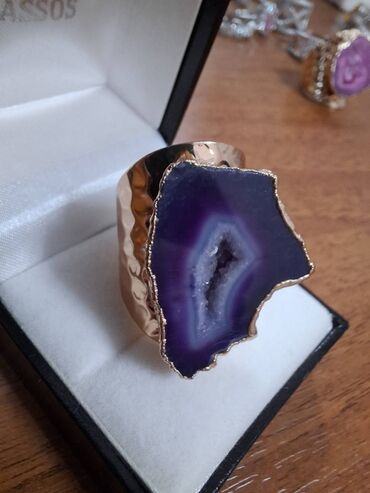 Üzüklər: Bijuteriya
Teze.
Бижутерия. Кольца перстни. Все новое. В наличии — 7