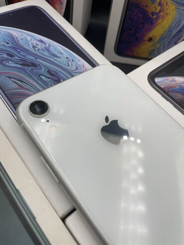 Apple iPhone: IPhone Xr, Б/у, 64 ГБ, Белый, Защитное стекло, 77 %
