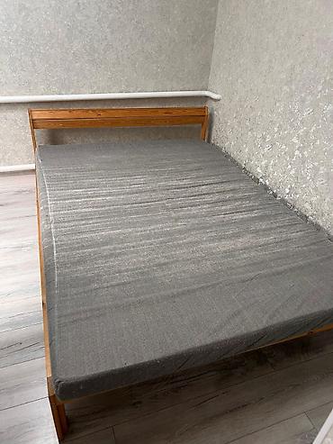 bunk bed: Двуспальная кровать с деревянным каркасом и изголовьем.(ИКЕА) ФИРМА — 2