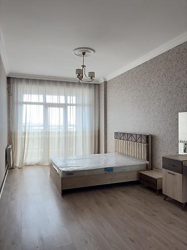 4 otaqlı ev certyojları: 2 otaqlı mənzil – studiya tipli zal + mətbəx - İşıqlı, geniş pəncərəli — 6