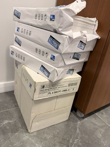 a4 kağiz: A4 kağız. Ümumi 9 paçka. Sadəcə 1 paçka açıqdı içindən kağız istifadə