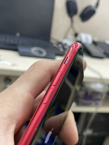 Apple iPhone: IPhone SE, 64 GB, Qırmızı, Barmaq izi, Simsiz şarj — 11