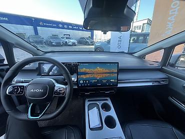 leapmotor c16: Электромобиль Aion Y (кроссовер) Кузов и дизайн: - Компактный — 4