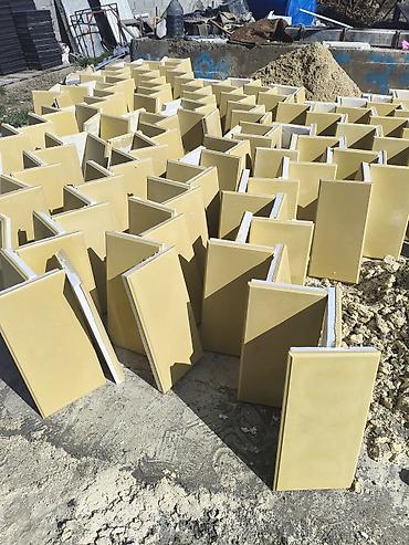 Фасадные сэндвич панели: Декоративные 3D‑панели/плитка для отделки стен Описание: - Белые — 12