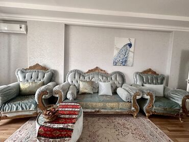 işlenmiş divan kreslo: Divan dəst. Açılan deyil. Bazalı deyil