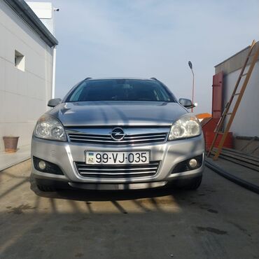 Opel: Salam maşın ela veziyyetdedir maşında 4 teze teker qoyulub akrmiyator — 1