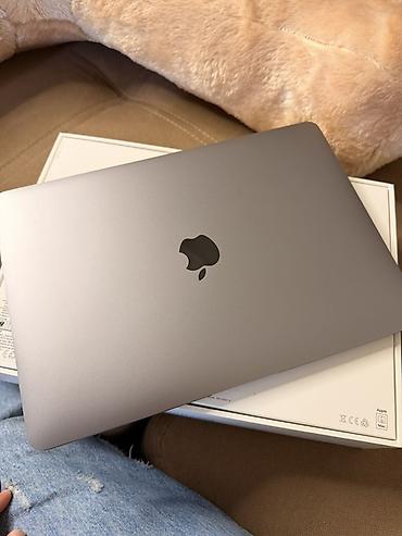 apple mackbook: Apple MacBook Air 13" (M1) - Model: 13‑inch MacBook Air with Apple M1 — 2