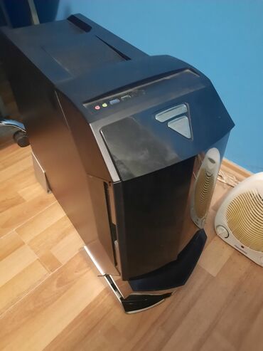 Desktop računari i radne stanice: O PC-u i5 4-ta generacija, 8gb DDR 3, SSD 250 + HDD 500, graficka