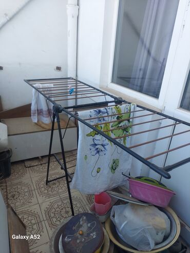 list demir satiram: Qatlanan paltarqurudan asma stend - Tip: sərbəst dayanan, üçayaqlı