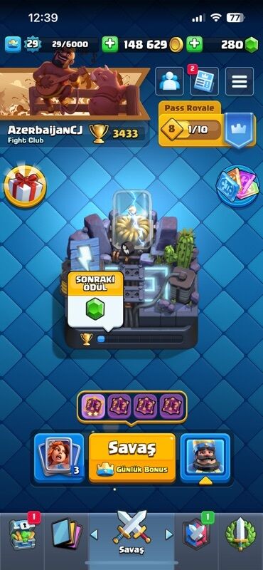 Video oyunlar üçün aksesuarlar: Clash Royale arenası. Müxtəlif xarakterli qüllələr və dekorativ