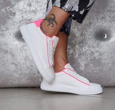 Women's Sneakers and athletic shoes: 41 na lalafo.rs — 15 Women's Sneakers and athletic shoes: 41 — 15