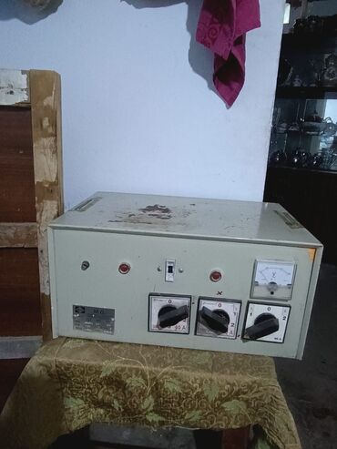 Stabilizator islek veziyyetdedr. Hec bir problemi yoxdur. 2 fazadir