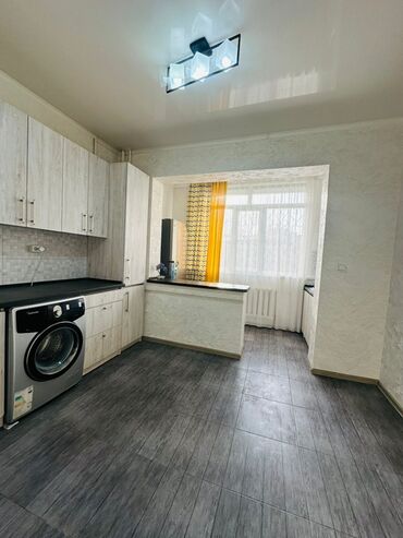 квартиры 8 микрорайон: 2 комнаты, 52 м², 106 серия, 2 этаж, Евроремонт