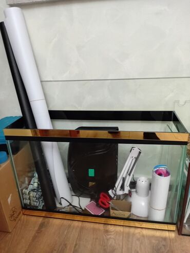 Akvariumlar: Akvaryum uzunluqu 70 eni 26 hündürlüy 46 dı boş 40 man dekor və otlar — 1