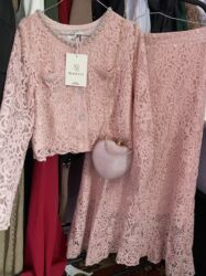 вечерние платья осенние: Двойка 4500сом.Сумка в подарок.Размер L.Но маломерят.Подходит от 42го