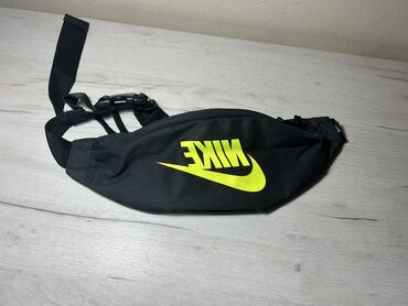 sportska torba za devojcice: Nike pederusa, nova