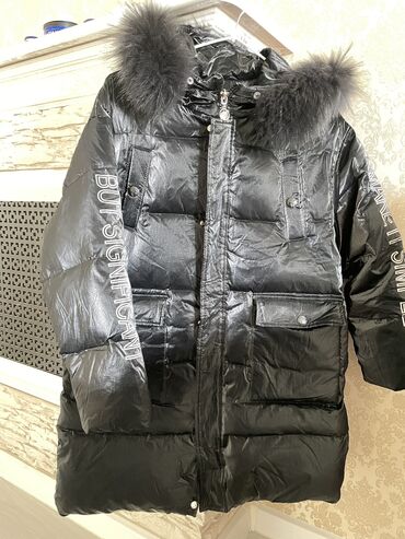 Верхняя одежда: Купи куртку получи шапку в 🎁 Куртка на девочку очень теплая