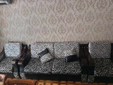 Mətbəx mebeli: İşlənmiş, Divan, 2 kreslo, Açılan