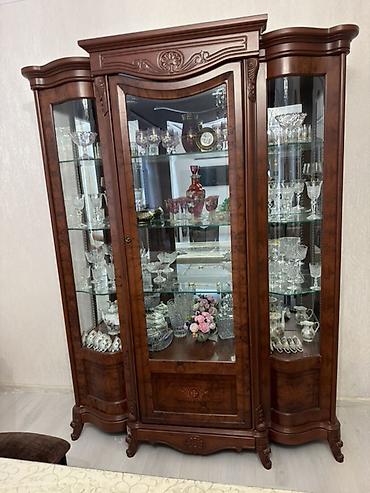 şuşəli dolab vitrini: İşlənmiş — 2