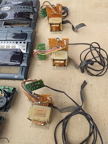 iqlim paneli: Jvc musiqi mərkəzi hissələri,paneli biri5azn,tape bloku biri-5azn,sd — 6