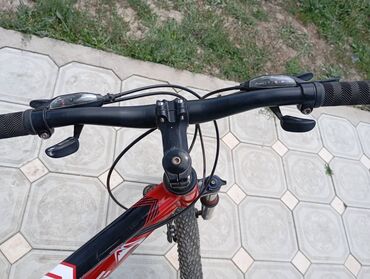 велосипет спартивный: Велосипед от компании LEITE
состояние отличное размер колес 27,5