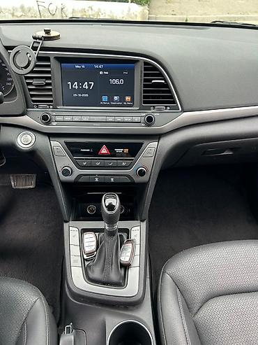 elantra duman: Hyundai Elantra: 1.6 l | 2018 il Sedan — 7
