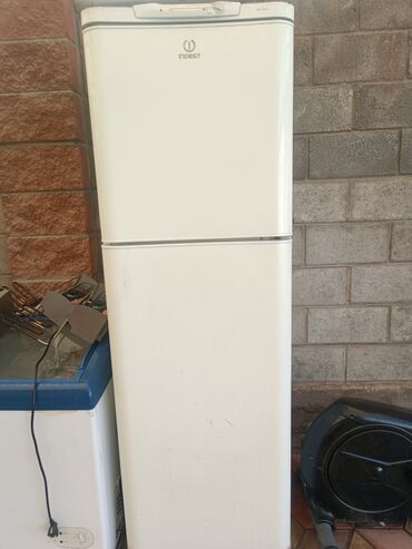 холодильная: Холодильник Б/у, Двухкамерный