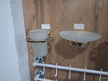 Hamam aksesuarları dəsti – tutacaqlı stəkan və sabunqabı - Material