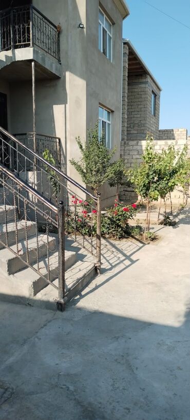 beton ev: Ramana qəs. 6 otaqlı, 300 kv. m, Yeni təmirli