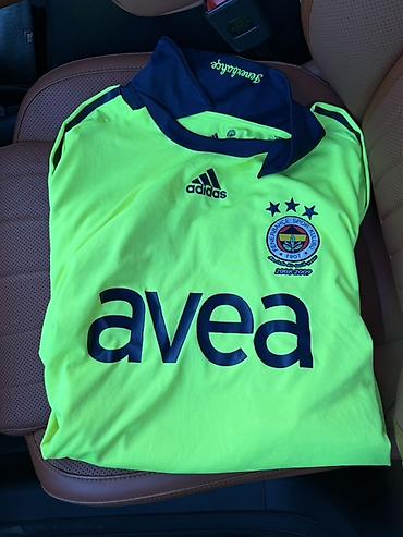 Şəxsi əşyalar: Fenerbahçe 2008–2009 away forması – Roberto Carlos #3 - Brend: Adidas — 2