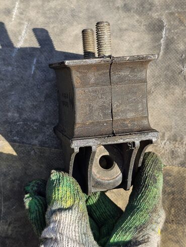 Подушки мотора: Подушка мотора Mercedes-Benz 1998 г., Б/у, Оригинал, Германия — 5