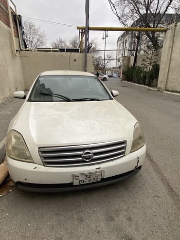 Nissan: Nissan Teana: 2 l | 2004 il Sedan