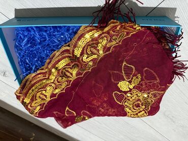 Xonçalar: Xonça və nişan dəsti - Zərif dekorlu xonça: güllü kompozisiya, muncuq — 11