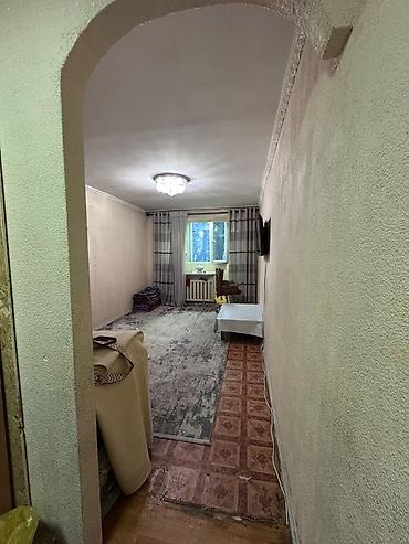 верхний жал: 🏠 Продаётся малосемейка в Бишкеке 📍 Район Таатана 📐 Площадь: 18 м² 🏢 — 5