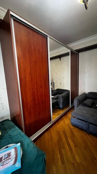 Yataq otağı dəstləri: Dolab .180azn. Hündürlüyü 2,40, eni 3,10, dərinliyi 60 sm. yaxsi