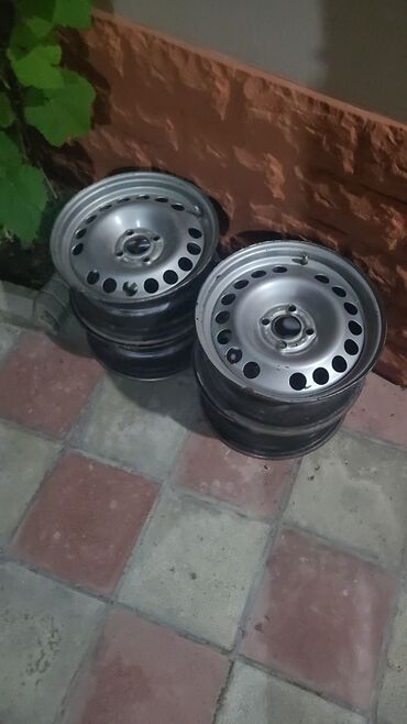 диски титановые ваз 2101 недорого: R15 4bolt megan disk eyri cat svarka yoxdu