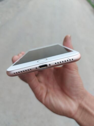 айфоны 8: IPhone 8, 64 ГБ, Белый, Зарядное устройство, Чехол, 81 %
