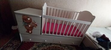 тряпичный шкаф: Манеж-кровать, Б/у, С комодом, Дерево