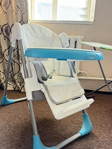 автолюльку chicco: Детский стульчик для кормления Sweet Baby (бренд на подносе: SWEET — 1