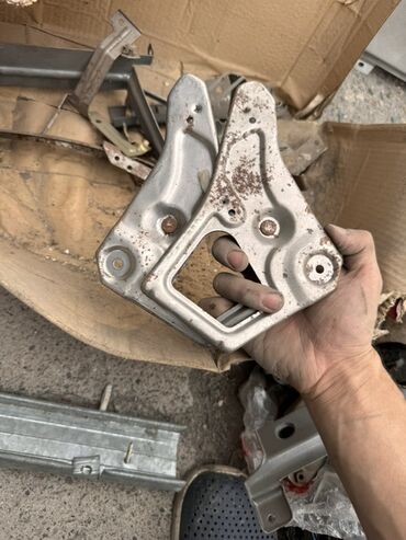 Другие автозапчасти: Запчасти для Mitsubishi space gear — 95