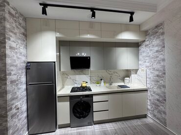 Uzunmüddətli kirayə mənzillər: Mənzilin təsviri: - Şəhər panoramalı, yüksək mərtəbədən gözəl gecə — 2