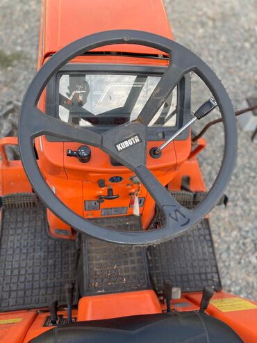 Мини-тракторы Kubota: Мини-трактор Kubota Bulltra B1-17 с навесным оборудованием — 6