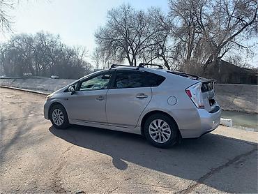 2 8: Toyota Prius: 2012 г., 1.8 л, Автомат, Гибрид, Лифтбек — 9