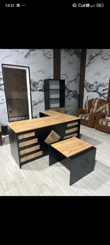 ikinci əl dolablar: Yeni, Müdir üçün, Künc masa