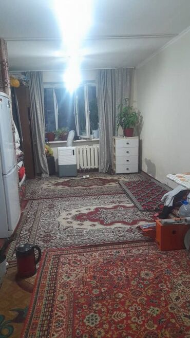 как найти квартиру в аренду: 1 бөлмө, 18 кв. м, Жатакана жана мейманкана түрүндө, 2 кабат, Эски ремонт