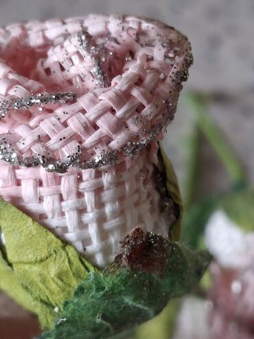 Süni güllər: Dekorativ mini çiçək dəstəsi – toxuma fakturalı qızılı simli parıltılı — 9